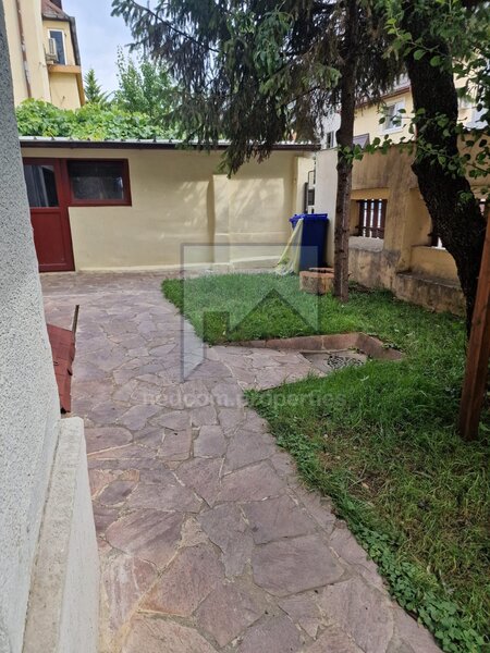 Teiul Doamnei, vanzare apartament 3 camere (E1+M) in vila (S+P+E1+M).