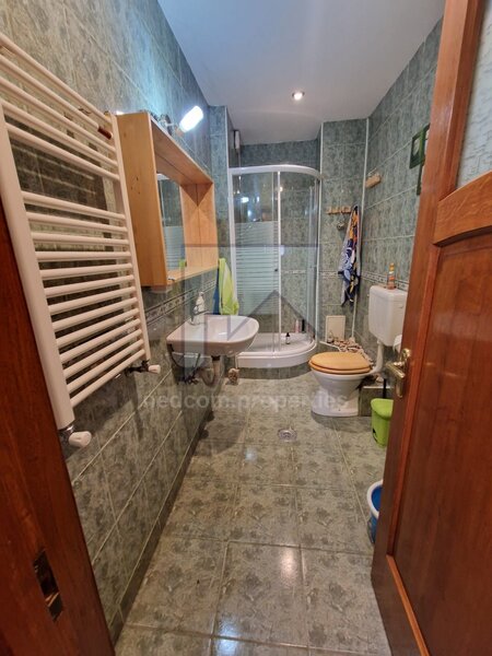 Teiul Doamnei, vanzare apartament 3 camere (E1+M) in vila (S+P+E1+M).