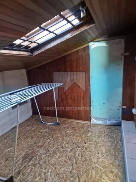 Teiul Doamnei, vanzare apartament 3 camere (E1+M) in vila (S+P+E1+M).